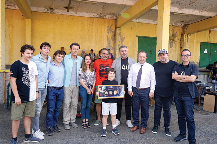 İnsanlığın yükünü kaldırdı