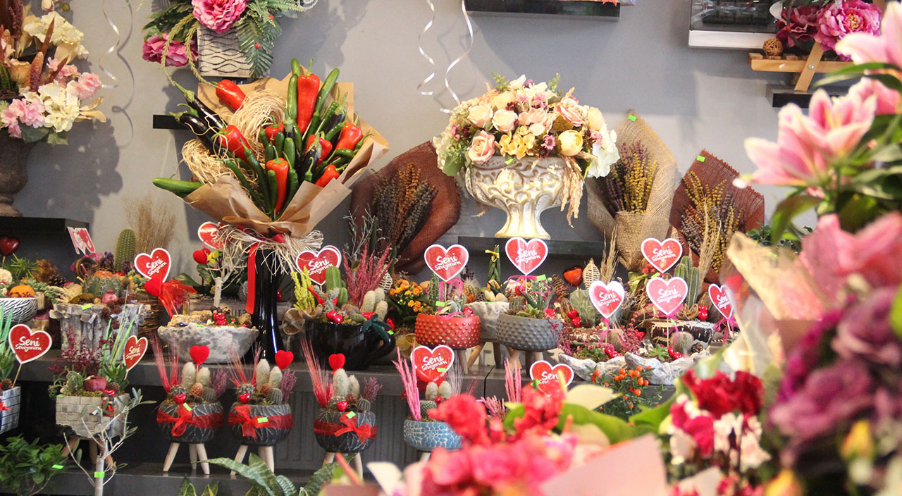 Gül, papatya değil patlıcan ve biber kullandı: Bu da sebze buketi