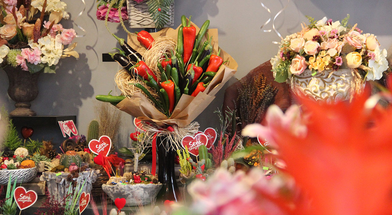 Gül, papatya değil patlıcan ve biber kullandı: Bu da sebze buketi