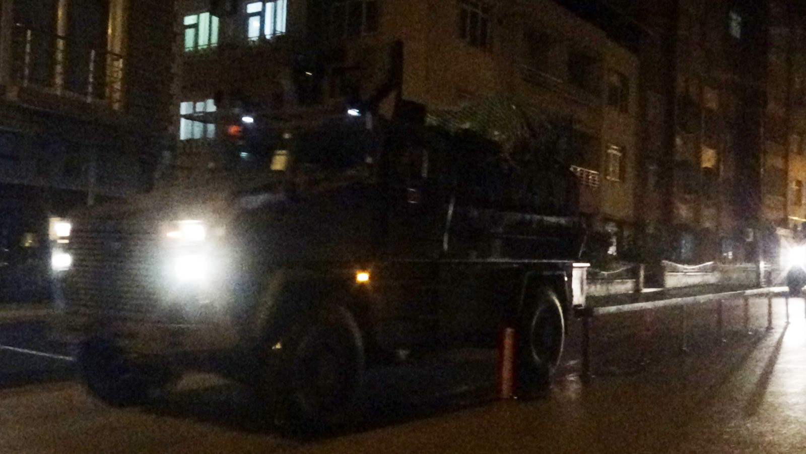 Sınıra sevkıyat sürüyor