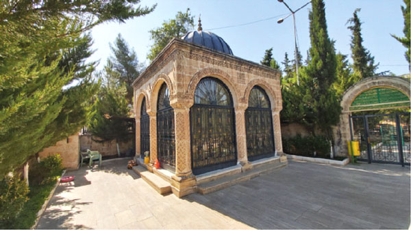 İlim kokan bir ilçe: Mukaddes Tillo