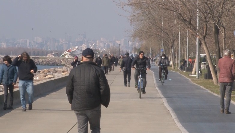 İstanbul güneş açtı, vatandaş sahillere akın etti İstanbul güneş açtı, vatandaş sahillere akın etti