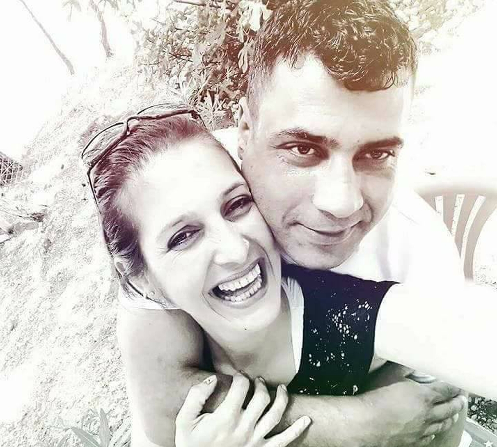 Eşinin mezarı başında intihar etti