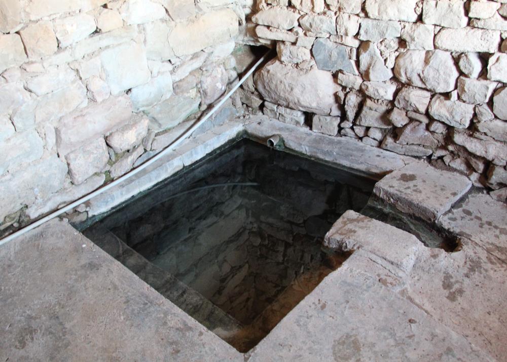 Bu suyu içen şifa buluyor, çamuru ise ağrılara iyi geliyor