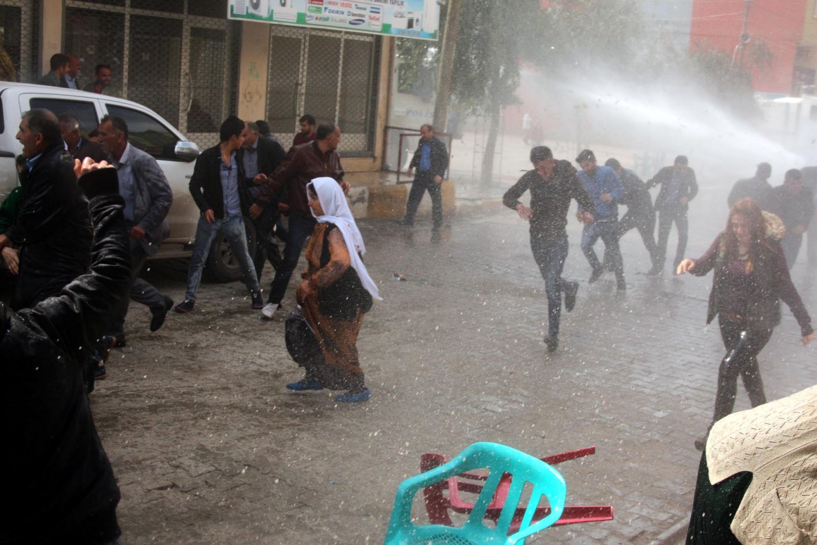 Silopi'de izinsiz Nevruz kutlamalarına polis müdahalesi