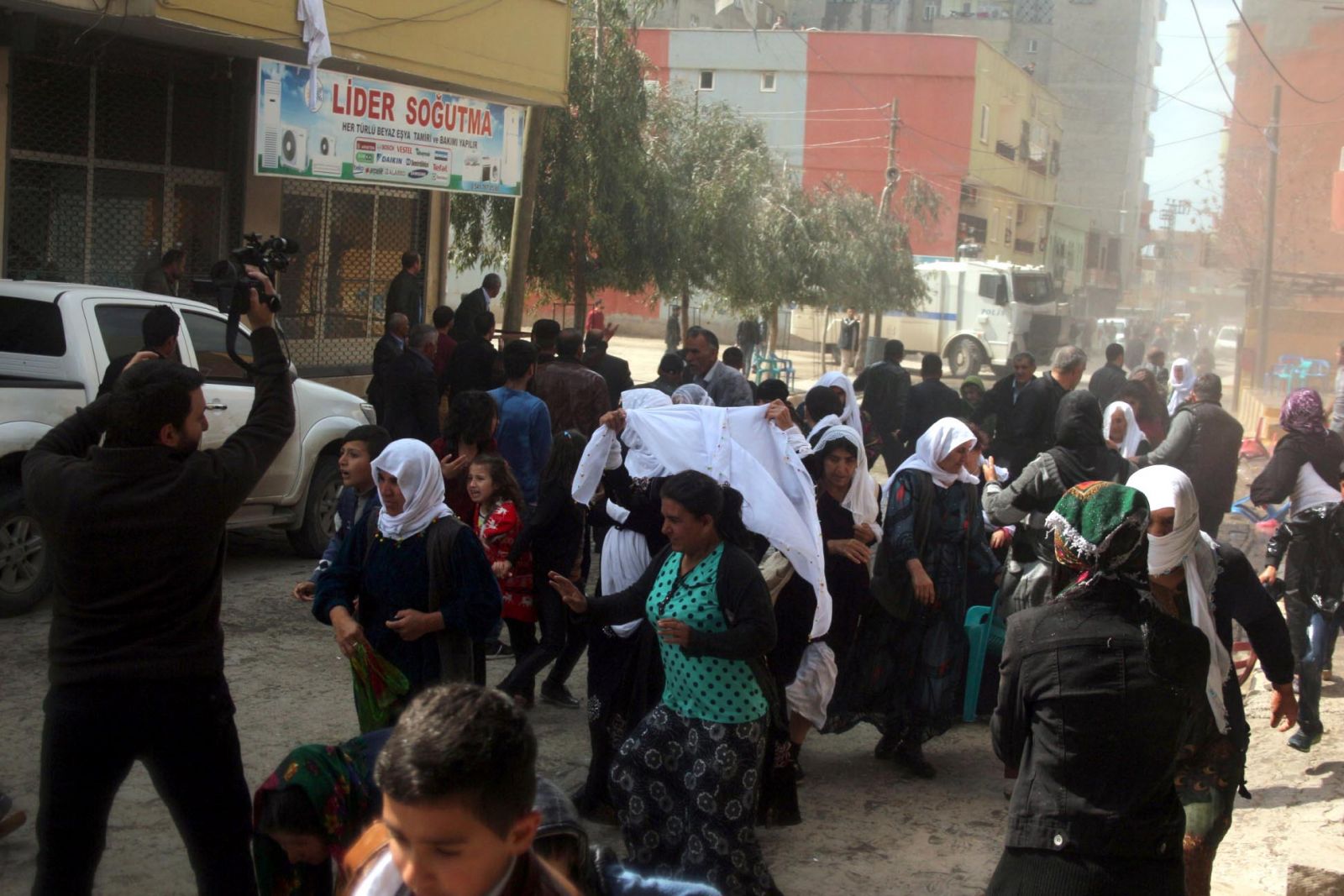 Silopi'de izinsiz Nevruz kutlamalarına polis müdahalesi
