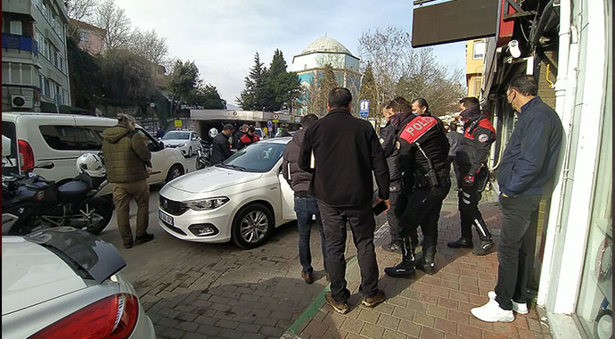 Husumetlisini aracına bindiği sırada kurşun yağmuruna tuttu