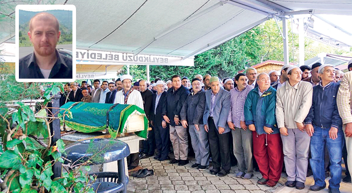 Ahmet Şimşirgil'in oğlu İsmail Şimşirgil defnedildi