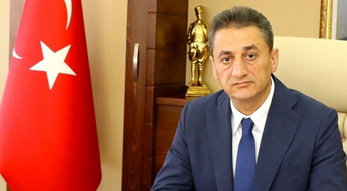 Sinop Valisi Karaömeroğlu trafik kazası geçirdi