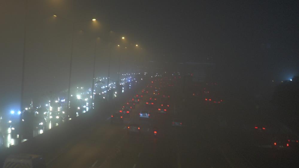 İstanbul’da sis etkili oldu, Kız Kulesi gözükmedi