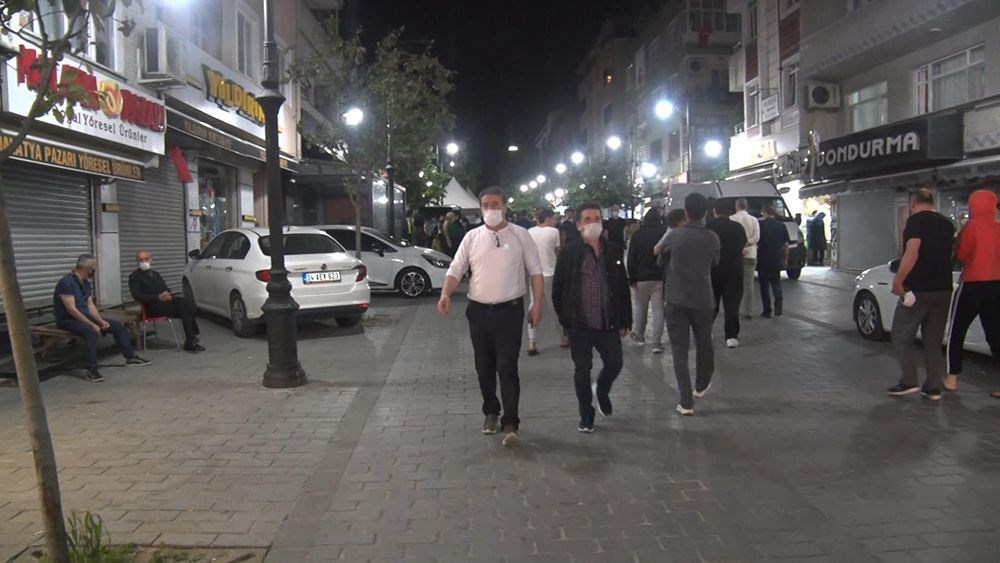 Kısıtlama bitti, sokaklar doldu Kısıtlama bitti, sokaklar doldu