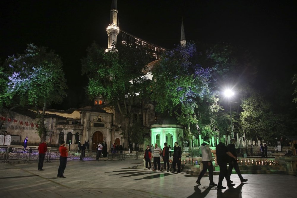 Kısıtlama bitti, sokaklar doldu Kısıtlama bitti, sokaklar doldu