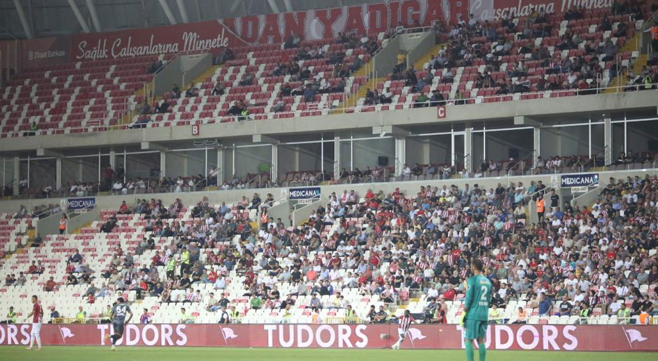 Rıza Çalımbay ile Sivasspor'un yolları ayrılıyor! Tecrübeli teknik direktör kendisi açıkladı