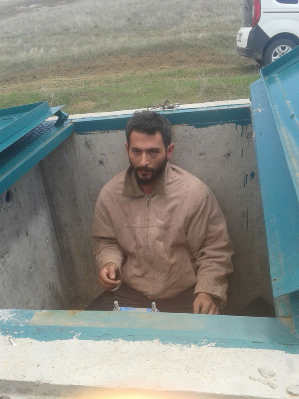 Kaçırıp su deposuna kilitlediler!