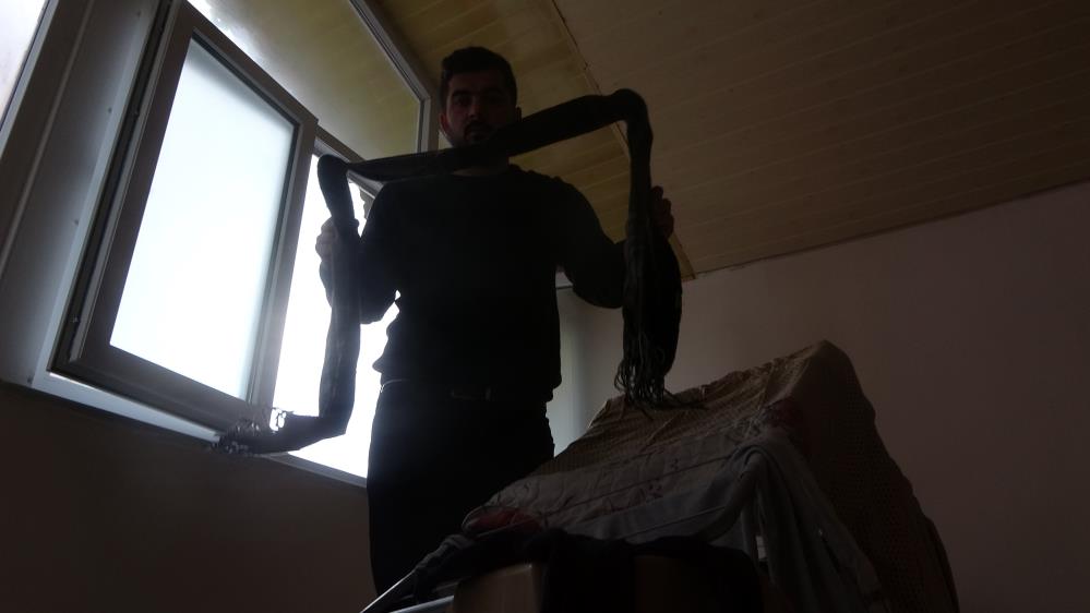 Sibirya soğukları etkili oldu, kurumaya bırakılan çamaşırlar dondu