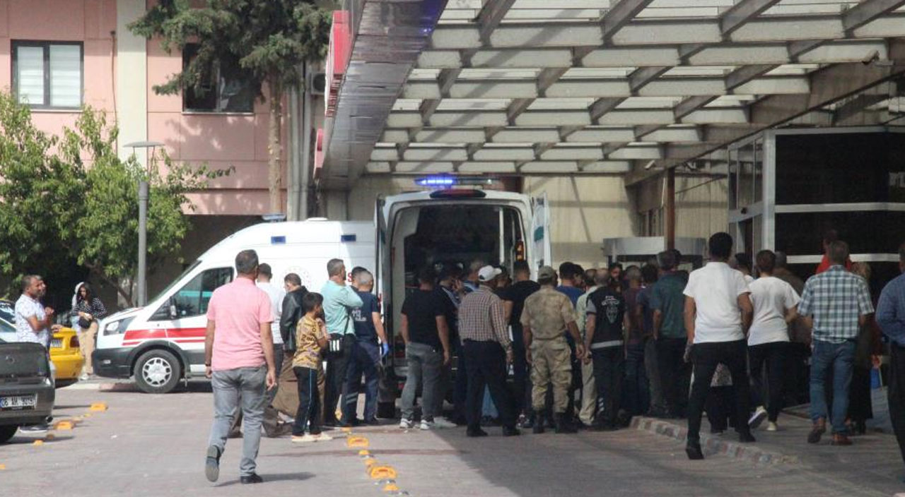 Suriye'de Mehmetçiğe roketli saldırı! 3 askerimiz yaralı Suriye'de Mehmetçiğe roketli saldırı! 3 askerimiz yaralı