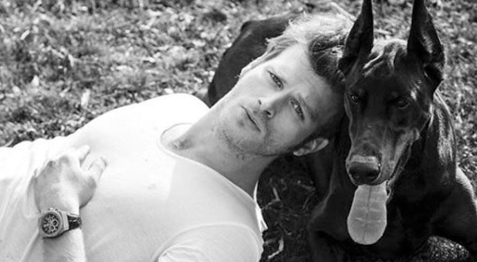 Kıvanç Tatlıtuğ köpeğinin kulağını kestiği iddialarına ateş püskürdü