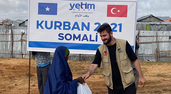 Yetim Vakfı'ndan 150 bin insana kurban yardımı