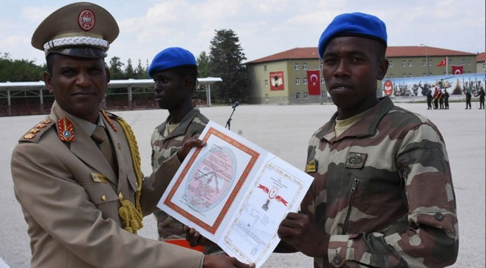Türkiye'deki Somalili askerler göreve hazır
