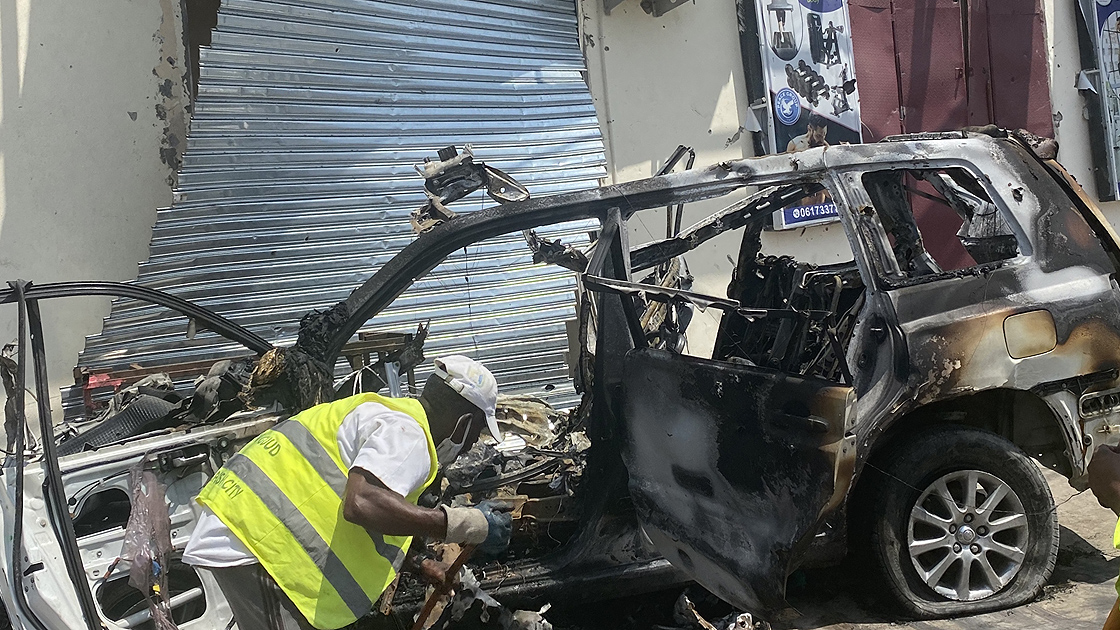 Somali'de parlamento binasının girişinde patlama