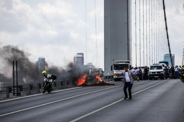 15 Temmuz Şehitler Köprüsü'nde yangın!