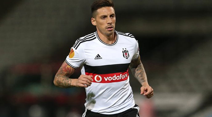 Beşiktaş, yıldız futbolcuyu kamptan gönderdi