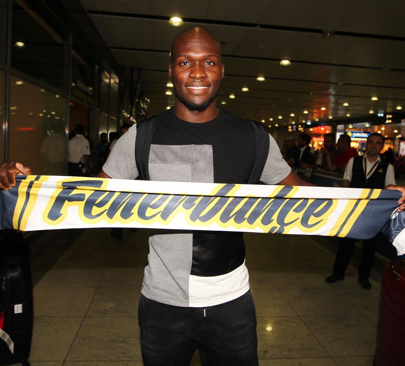 Moussa Sow Fenerbahçe'ye geri döndü