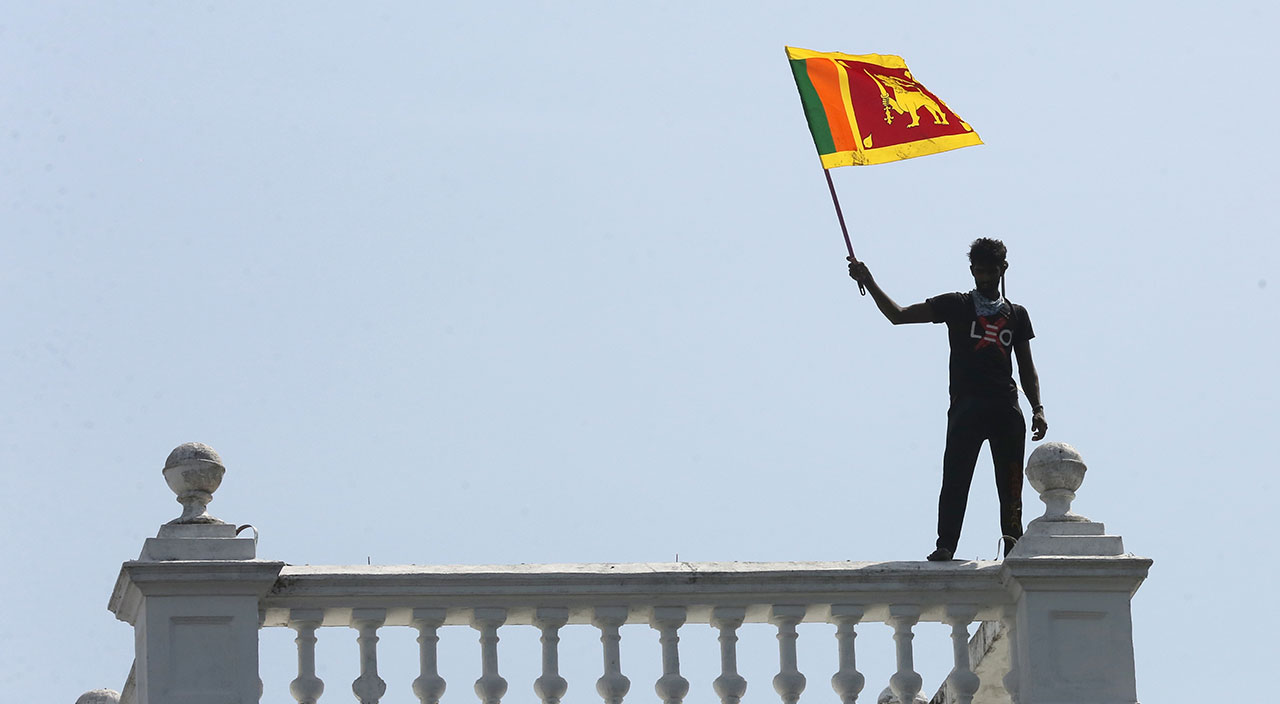 Ailece ülkeyi yönetiyorlardı: Sri Lanka'da 25 yıllık hanedanlık sona erdi Ailece ülkeyi yönetiyorlardı: Sri Lanka'da 25 yıllık hanedanlık sona erdi