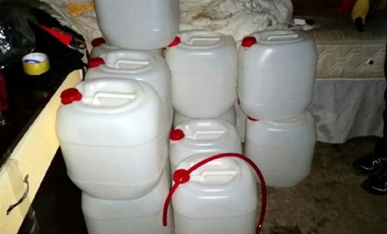 Yatak odasında sahte içki imalatı