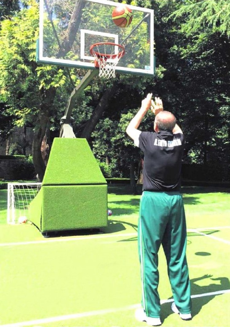 Erdoğan'ın basketbol oynarken fotoğrafı yayınlandı