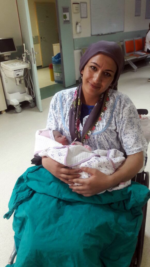 4 kilo 750 gram doğan kız bebek görenleri şaşırttı!