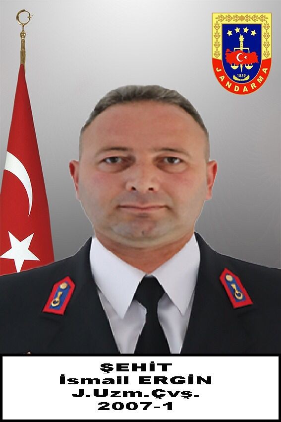 Askeri personeli taşıyan servis devrildi: 1 askerimiz şehit oldu