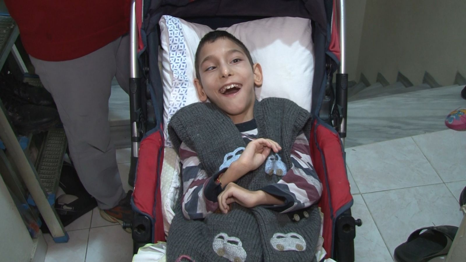 Avcılar'da engelli çocuğuyla minibüse binen kadına, şoförden tepki