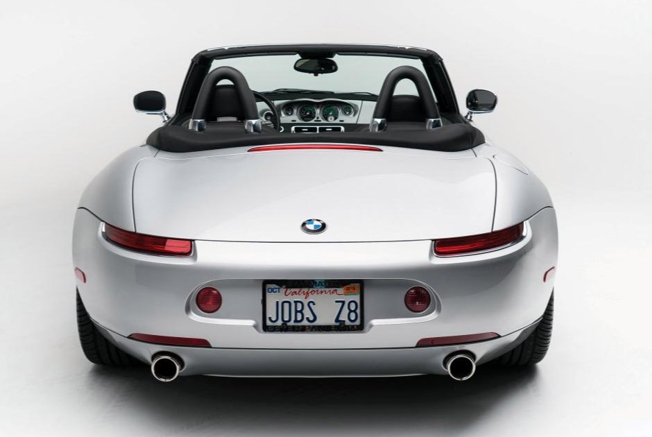 Steve Job'un arabası satılıyor