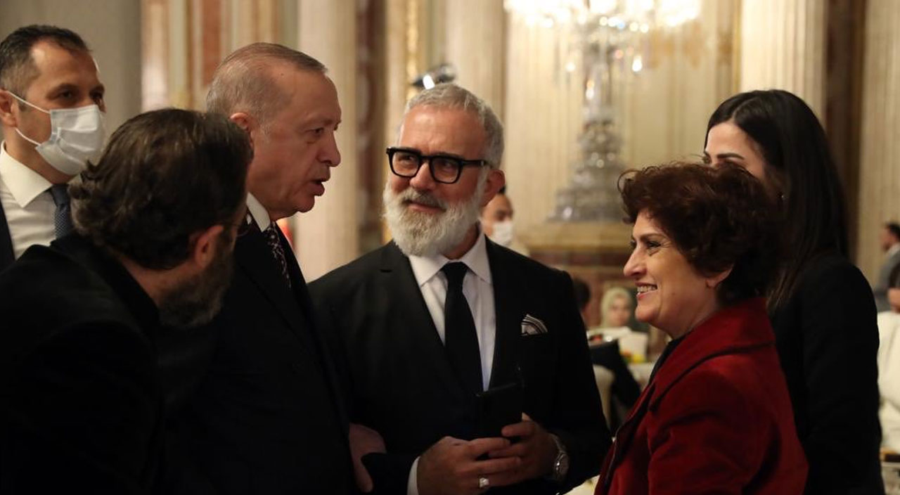 İftar davetine katılan Şükriye Tutkun Cumhurbaşkanı’nın tavırlarına hayran kaldı: Erdoğan keşke babam olsa İftar davetine katılan Şükriye Tutkun Cumhurbaşkanı’nın tavırlarına hayran kaldı: Erdoğan keşke babam olsa