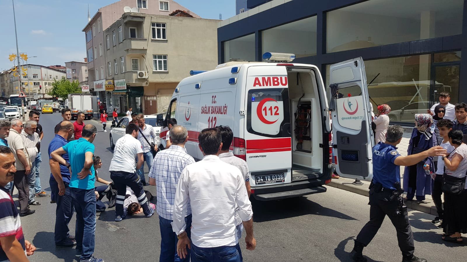 Sultanbeyli’de süratli sürücü karşıdan karşıya geçmeye çalışan kadına çarptı