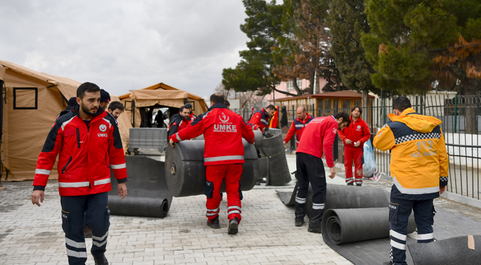 Suriye sınırına sahra hastanesi