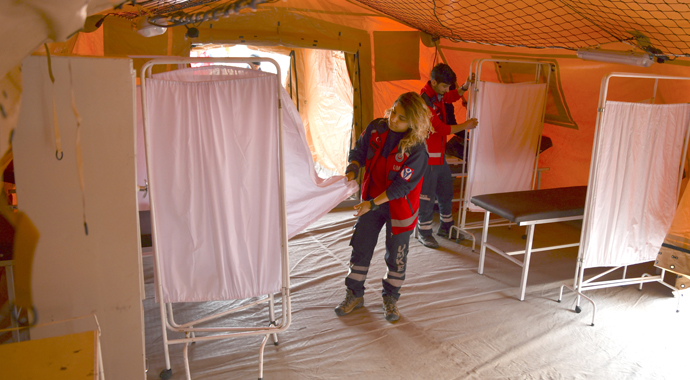 Suriye sınırına sahra hastanesi