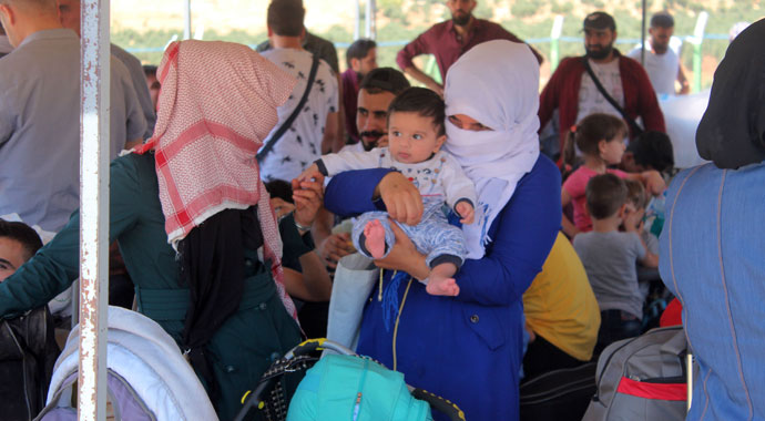 Suriyeliler bayramlaşmak için ülkelerine gidiyor