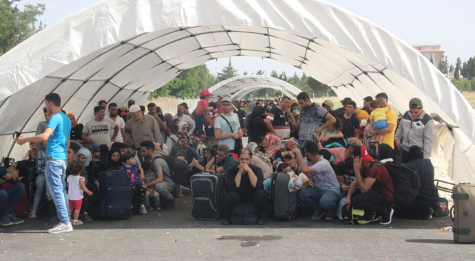 Vatan özlemi sıcak dinlemiyor: Suriyeliler Ramazan Bayramı için ülkelerine gitmeye devam ediyor