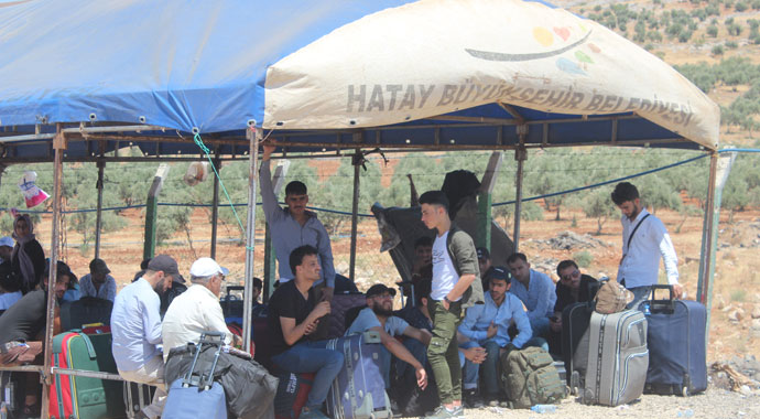 Suriyeliler bayramlaşmak için ülkelerine gidiyor