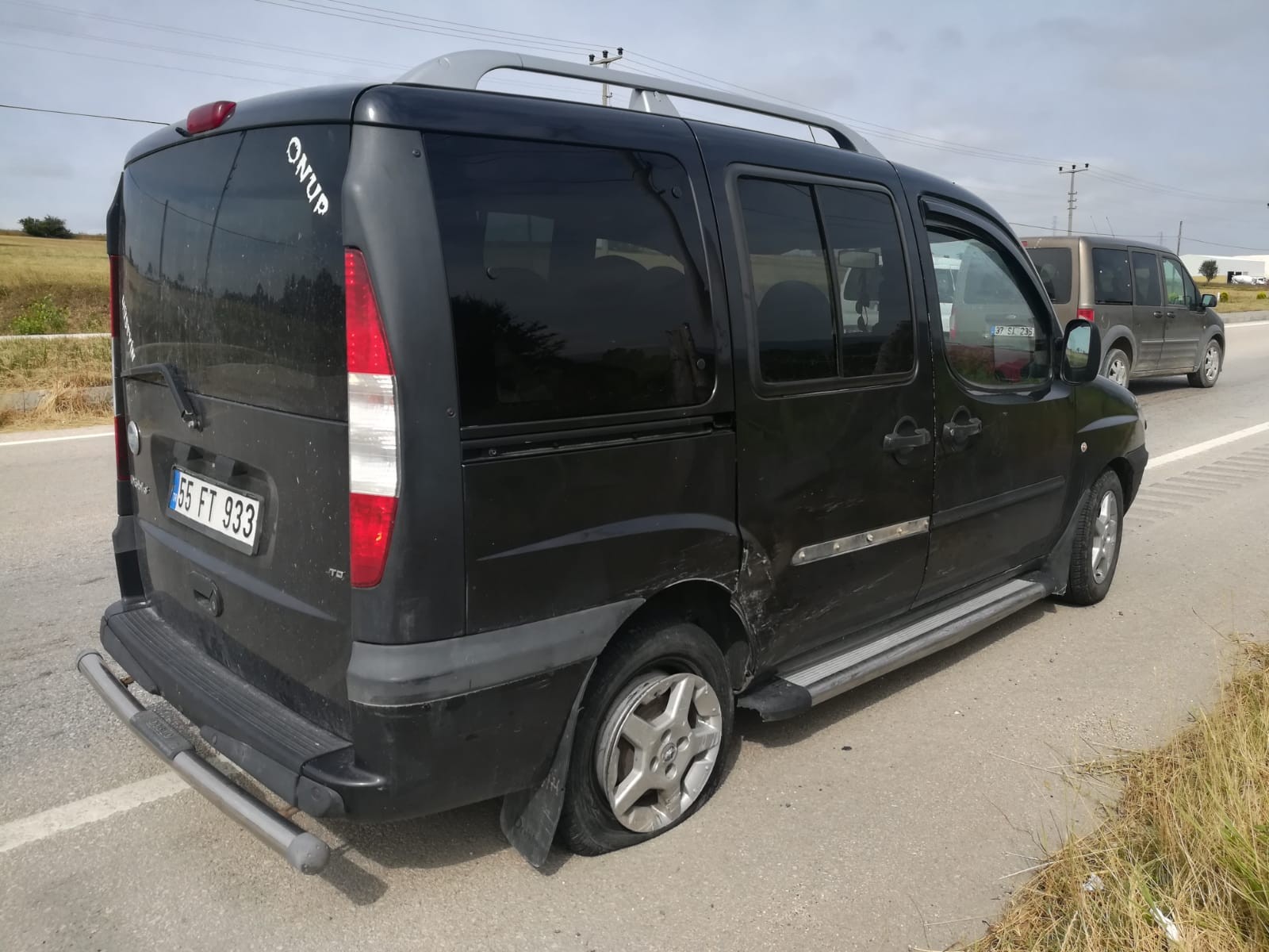 Sürücüsünün uyuduğu otomobil başka bir araçla çarpıştı: 8 yaralı