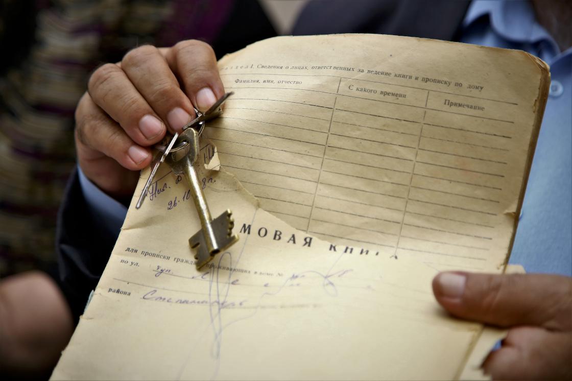 Şuşalılar, 28 yıl sakladıkları tapularını sandıklardan çıkardı