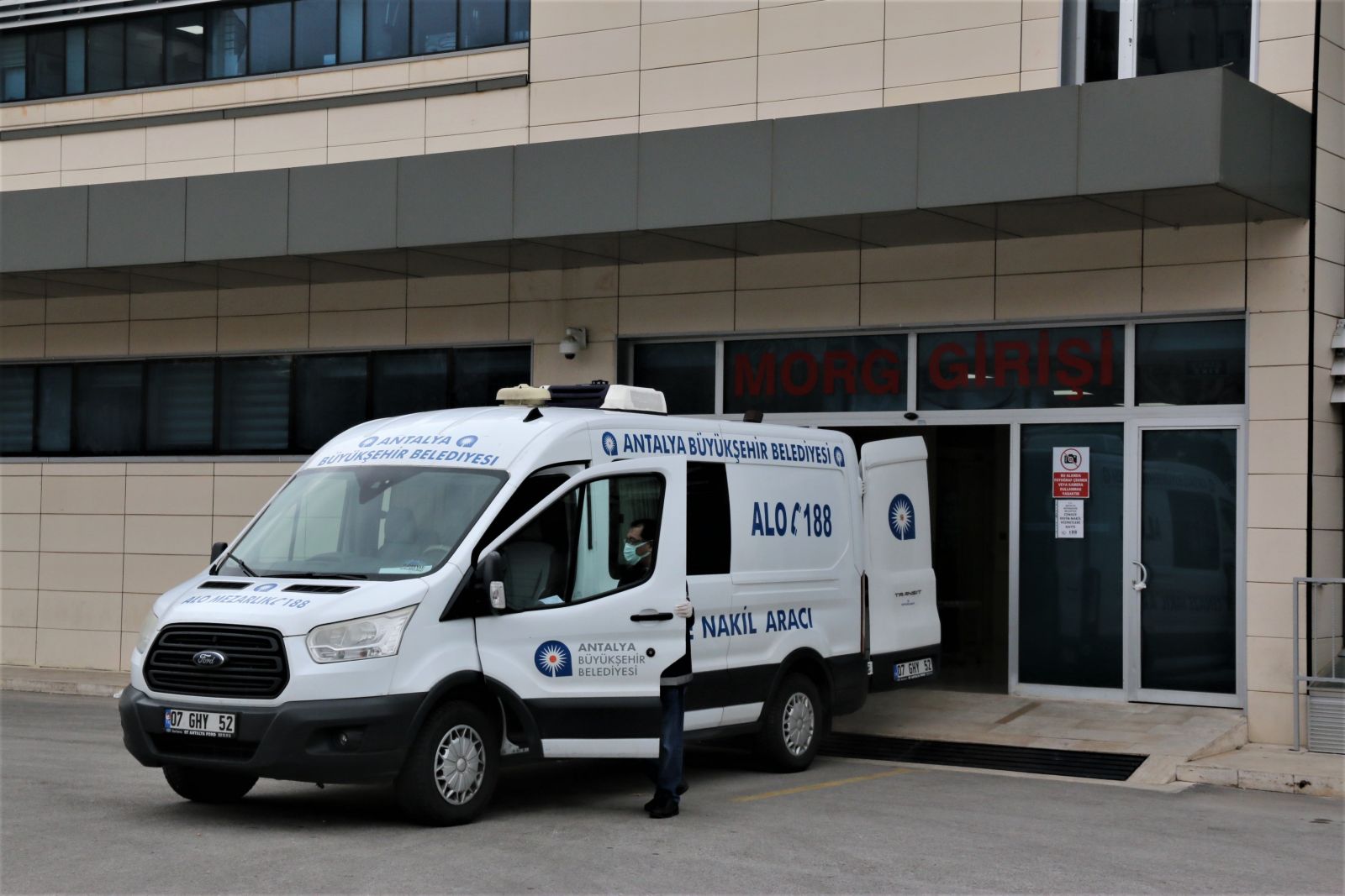 Antalya'da feci olay! Cesedi sandıkta bulundu