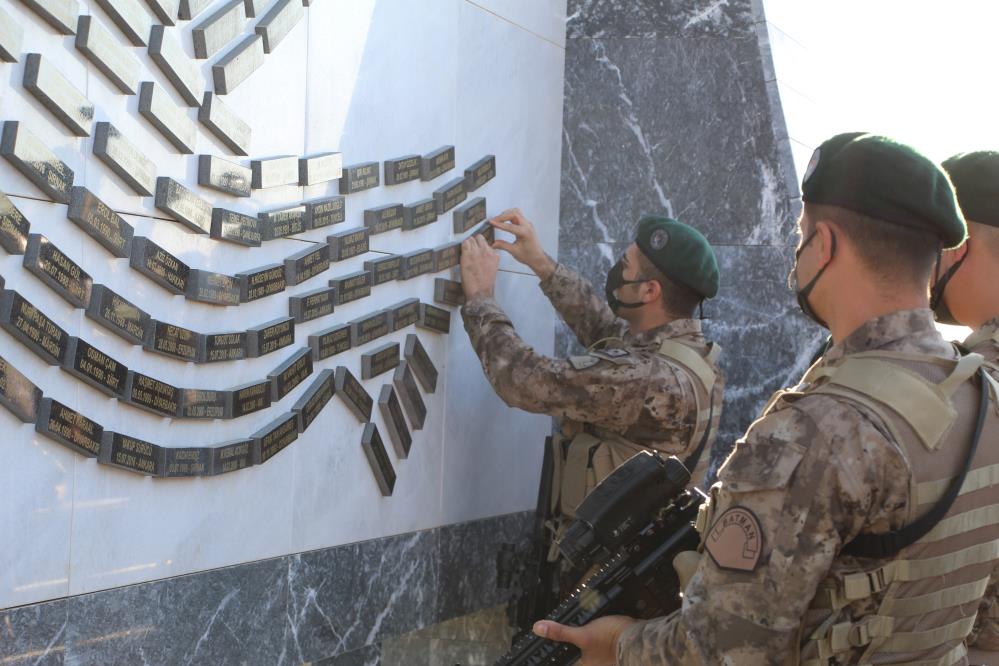 Bakan Soylu, Bayraktepe Şehitlik Anıtı'nın açılışına katıldı