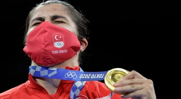 Busenaz Sürmeneli olimpiyat şampiyonu!