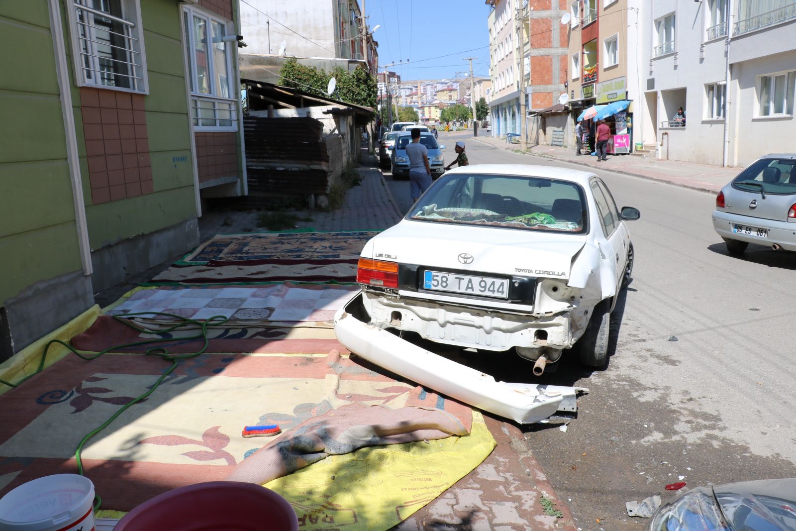 15 yaşındaki sürücü ortalığı birbirine kattı: 1 yaralı