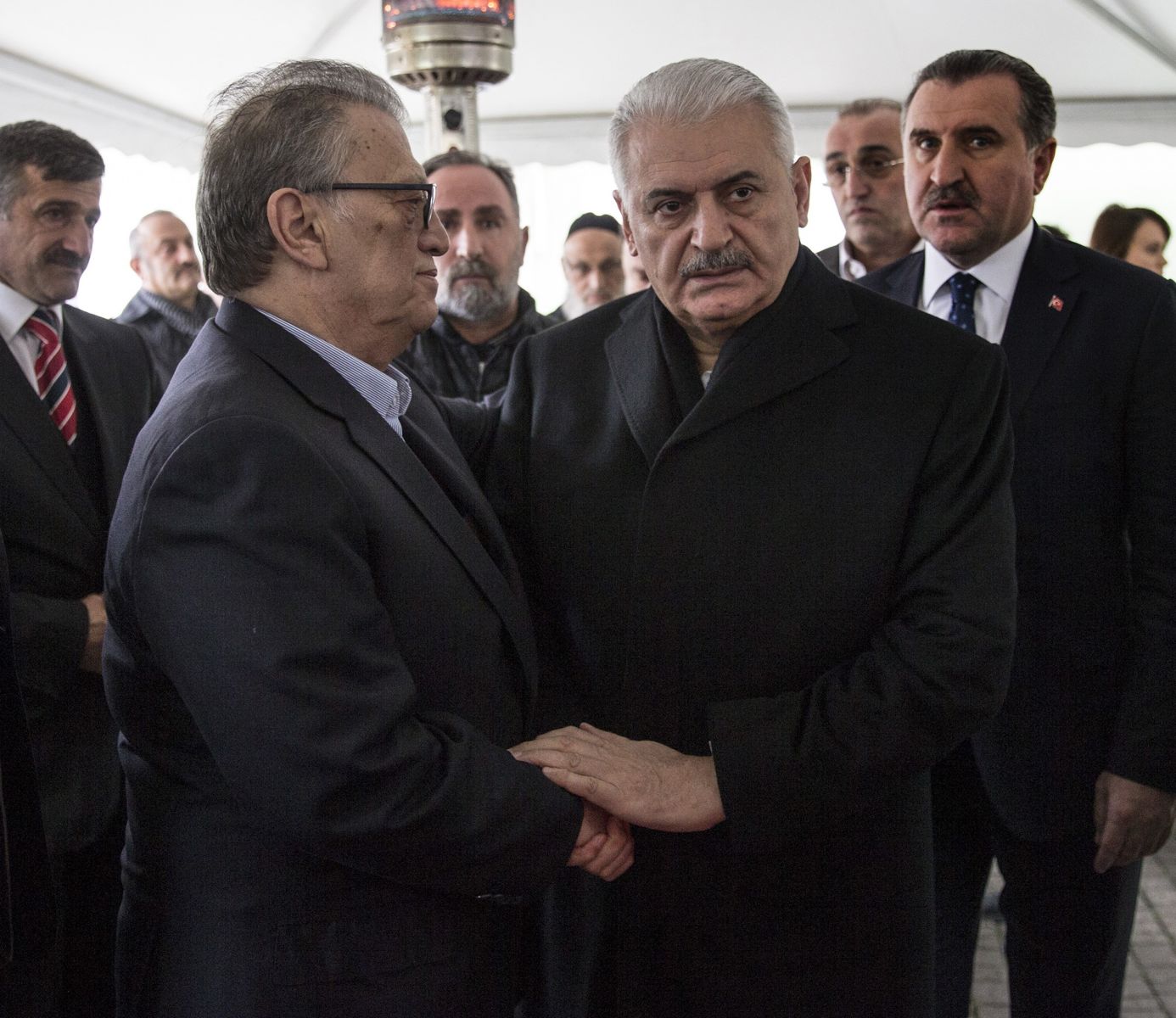 Başbakan Yıldırım Mesut Yılmaz'a taziye ziyaretinde bulundu