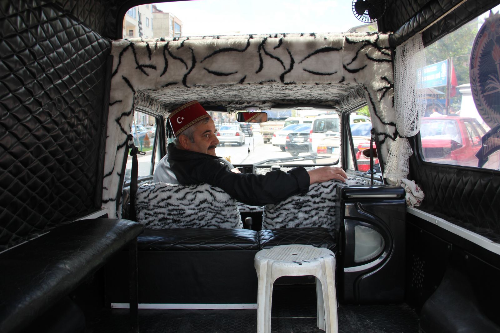 Öyle bir araba tasarladı ki sadece kendi kullanabiliyor