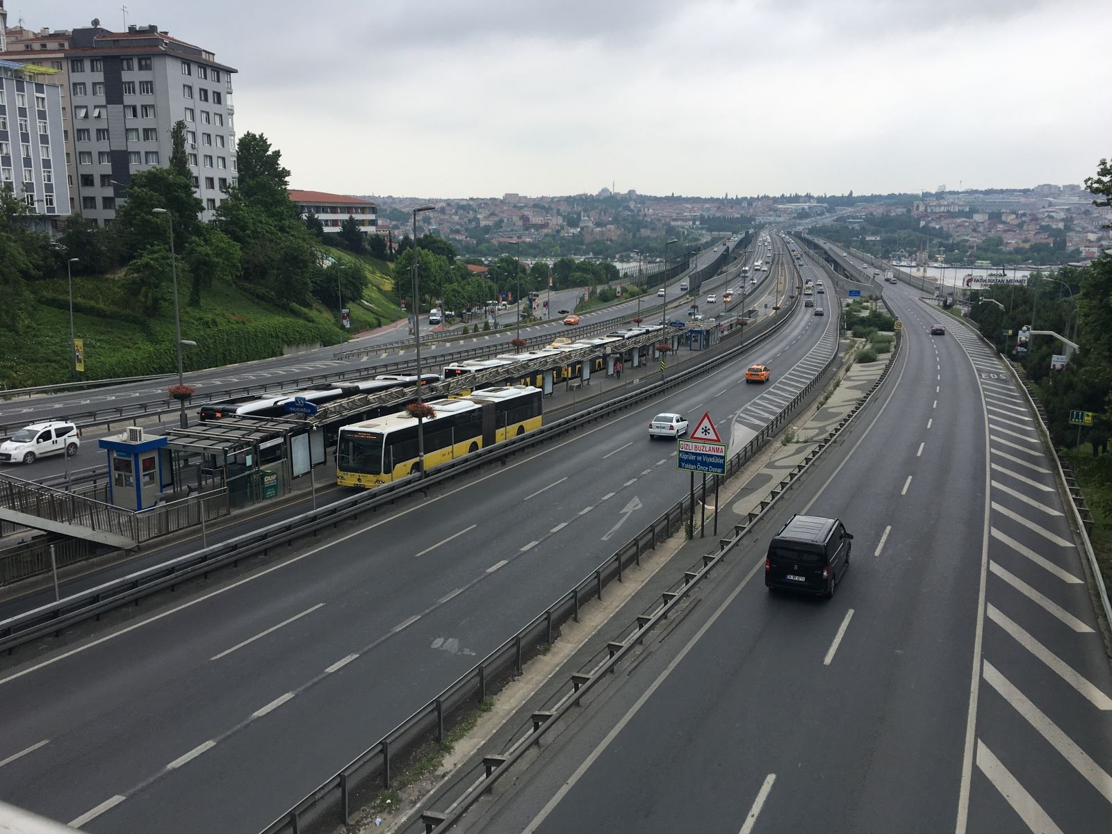 Tatilcilerin gitmesiyle, İstanbul’da trafik yoğunluğu yüzde 2 seviyesini gördü